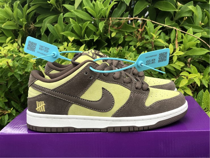 Nike SB Dunk Low - Undefeated