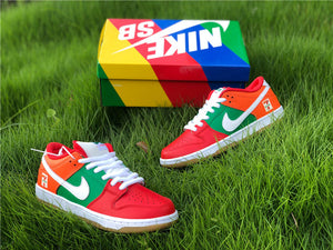 Nike SB Dunk Low - 7 Eleven