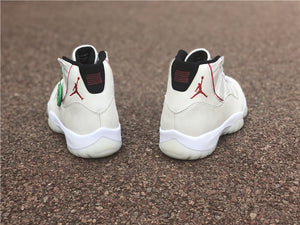 Jordan 11 - Platinum Tint