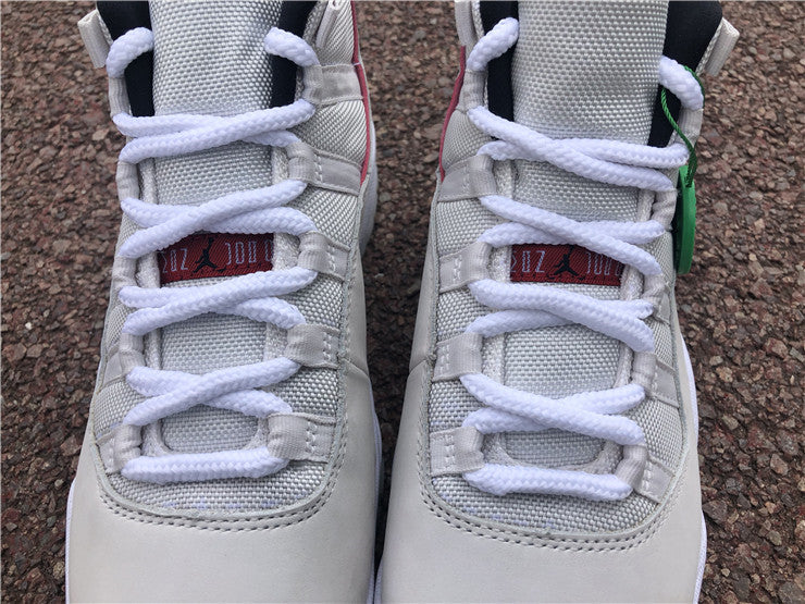 Jordan 11 - Platinum Tint