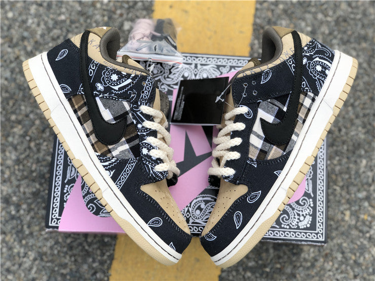 Nike SB Dunk Low - Travis Scott