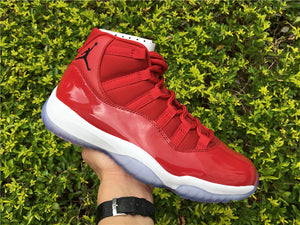 Jordan 11 - Gym Red