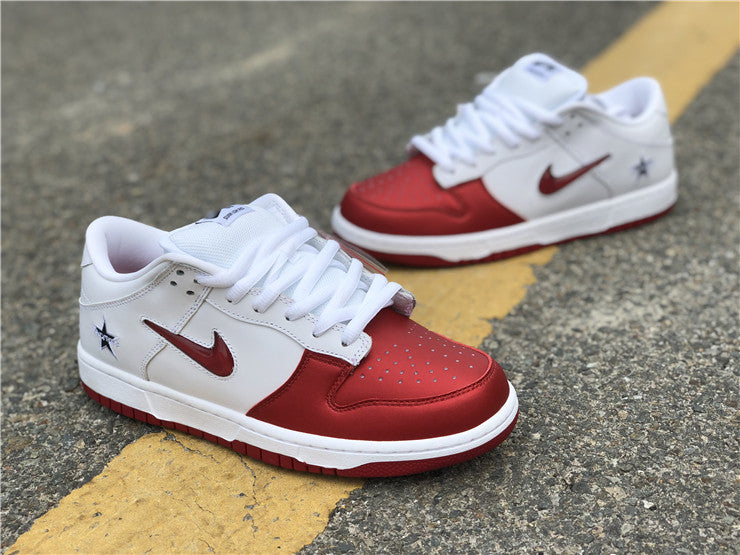 Nike SB Dunk Low - Supreme Red