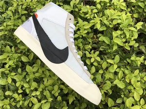 Blazer 77 Off White - White