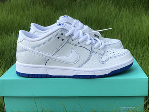 Nike SB Dunk Low - Platinum