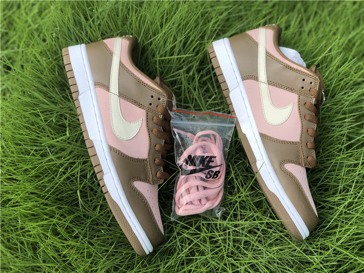 Nikw SB Dunk Low - Stussy