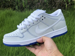 Nike SB Dunk Low - Platinum