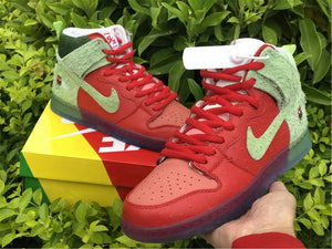 Nike SB Dunk High - Strawberry Cough