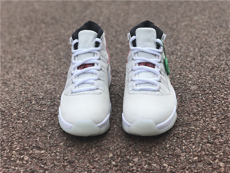 Jordan 11 - Platinum Tint