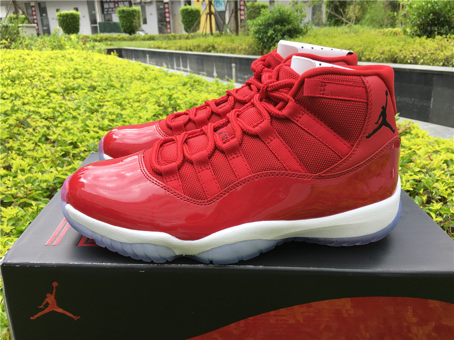 Jordan 11 - Gym Red