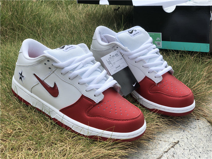 Nike SB Dunk Low - Supreme Red