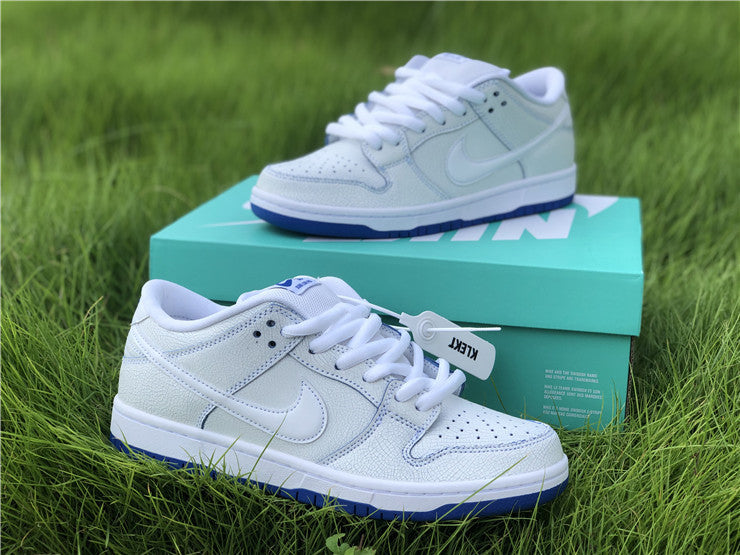 Nike SB Dunk Low - Platinum