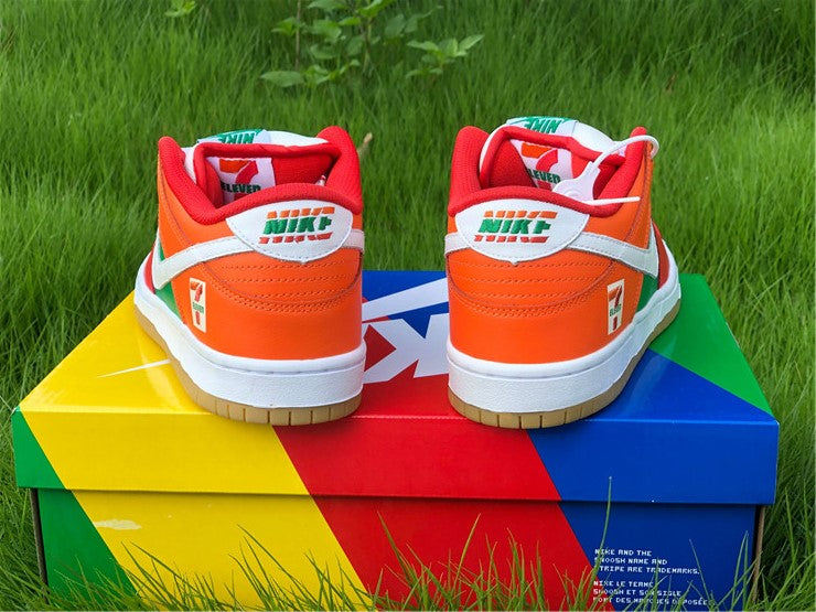 Nike SB Dunk Low - 7 Eleven