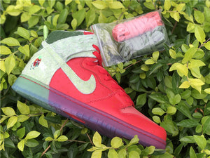 Nike SB Dunk High - Strawberry Cough