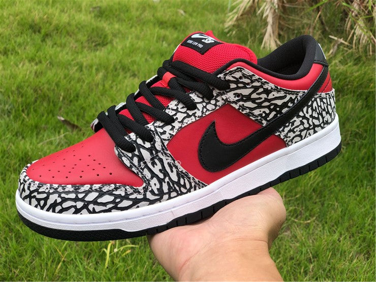 Nike SB Dunk Low - Supreme Elephant