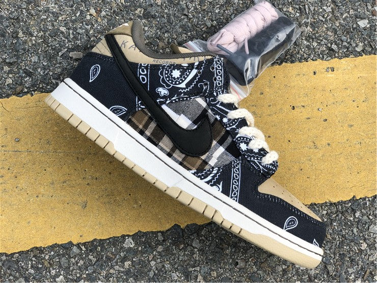 Nike SB Dunk Low - Travis Scott