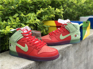 Nike SB Dunk High - Strawberry Cough