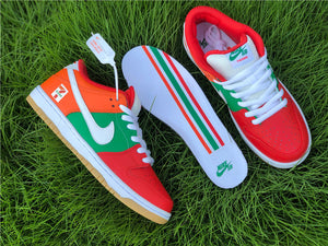 Nike SB Dunk Low - 7 Eleven