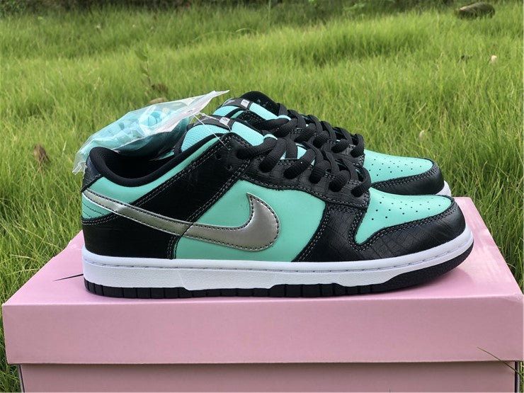 Nike SB Dunk Low - Tiffany’s