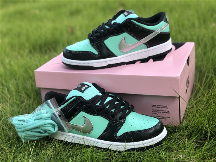 Nike SB Dunk Low - Tiffany’s