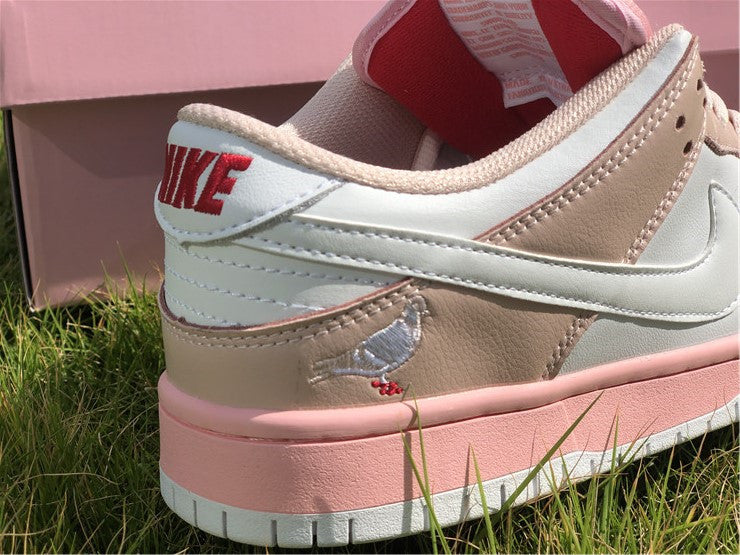 Nike SB Dunk Low - Pink