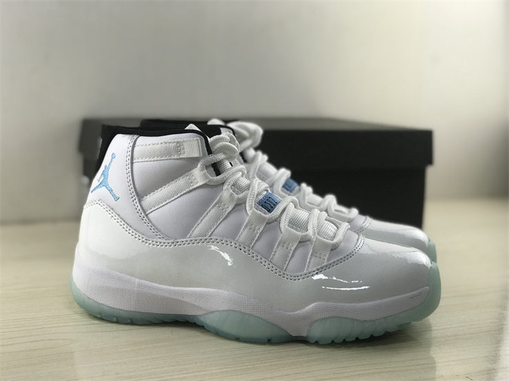 Jordan 11 - Reverse UNC