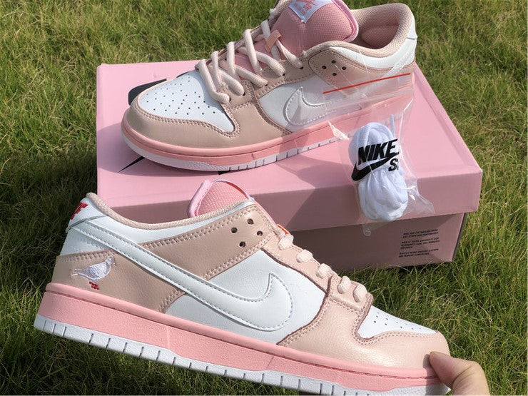 Nike SB Dunk Low - Pink