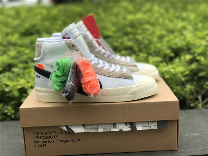 Blazer 77 Off White - White