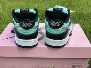 Nike SB Dunk Low - Tiffany’s