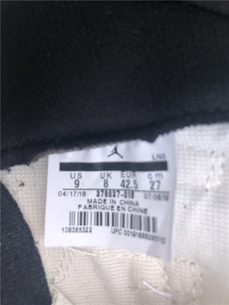 Jordan 11 - Platinum Tint