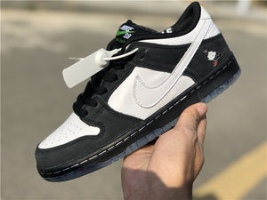 Nike SB Dunk Low - Staple Panda Pigeon