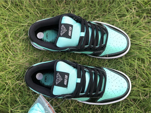 Nike SB Dunk Low - Tiffany’s