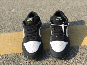 Nike SB Dunk Low - Staple Panda Pigeon