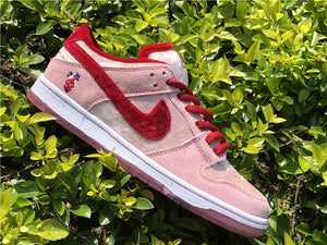 Nike SB Dunk Low - Strange Love