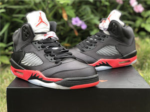 Jordan 5 - Satin Bred