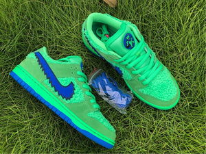 Nike SB Dunk Low - Dead Bears Green