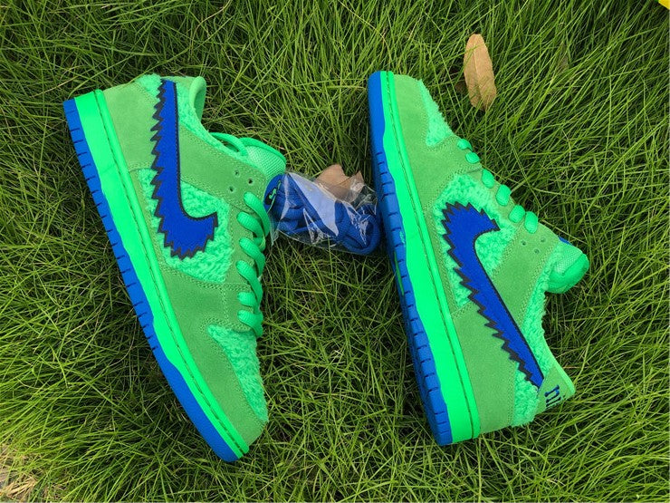 Nike SB Dunk Low - Dead Bears Green