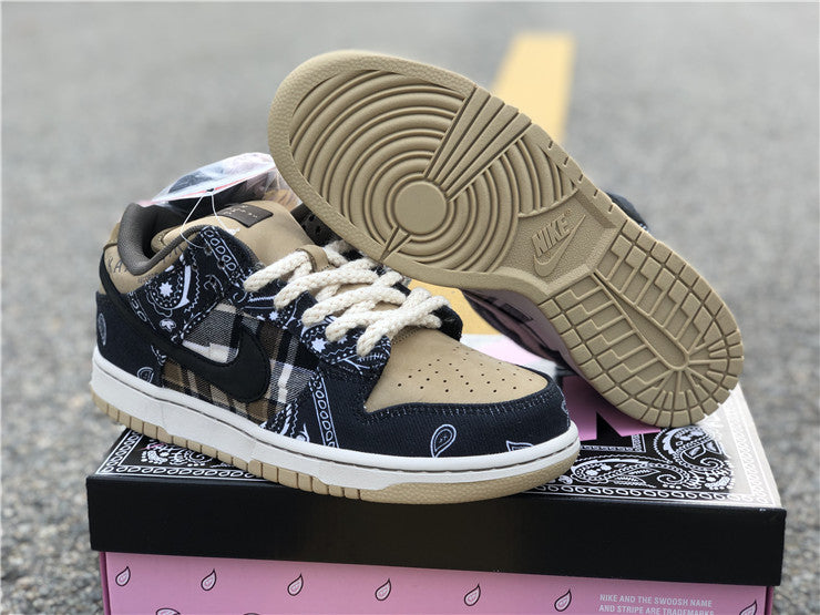 Nike SB Dunk Low - Travis Scott