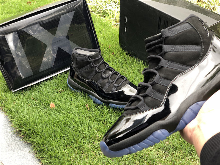 Jordan 11 - Cap & Gown