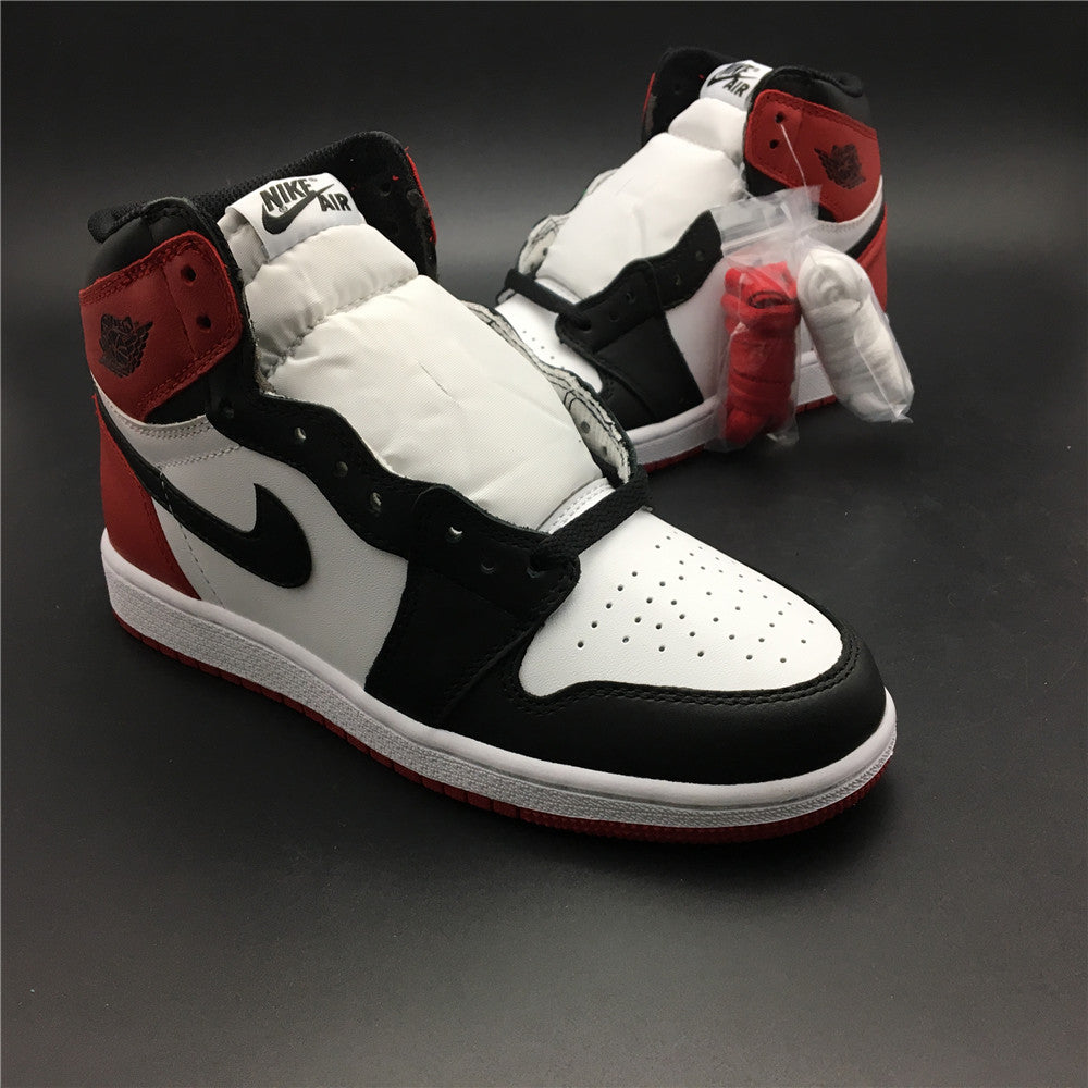 Jordan 1 High - Red Black Toe