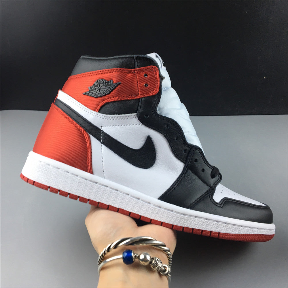 Jordan 1 High - Satin Black Toe