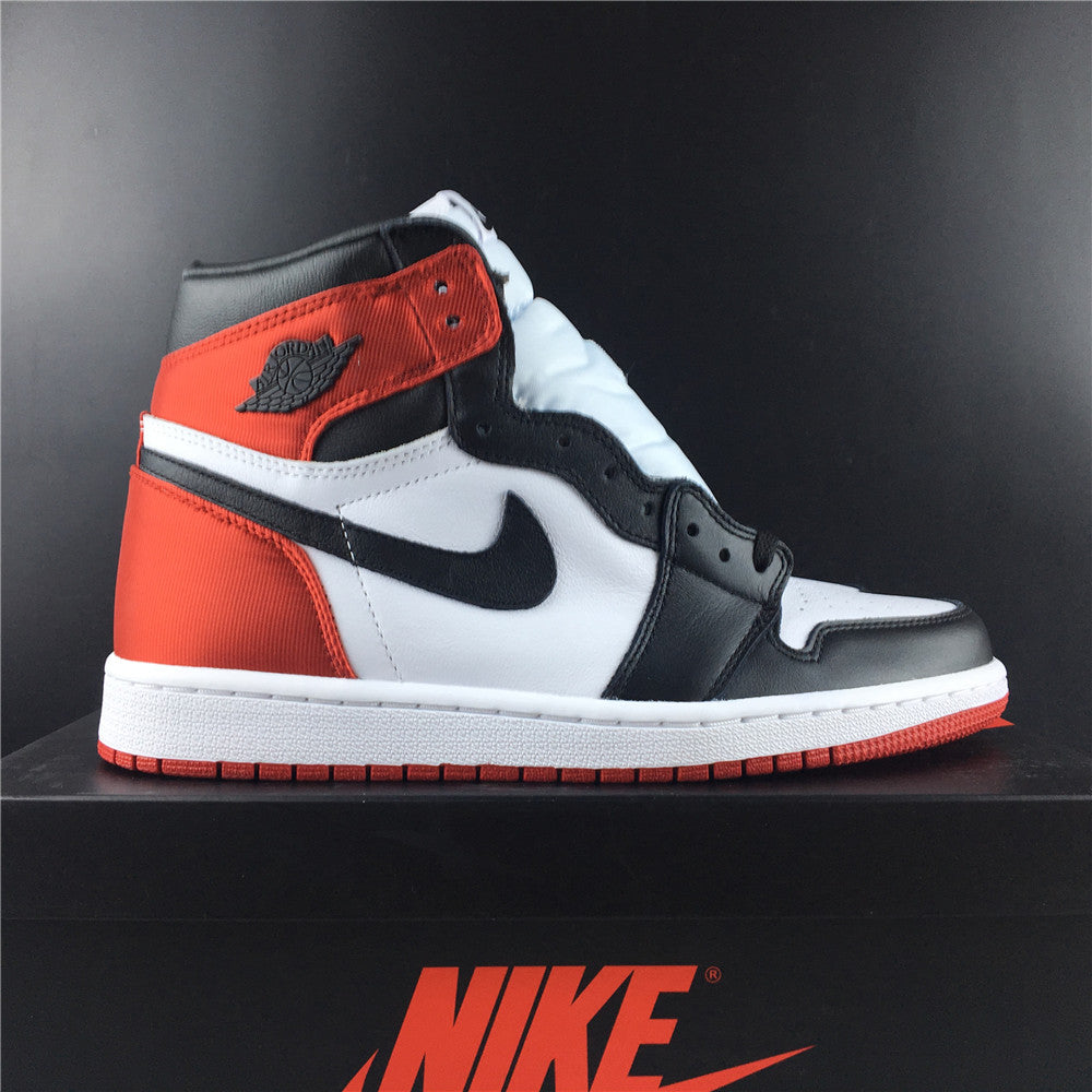 Jordan 1 High - Satin Black Toe