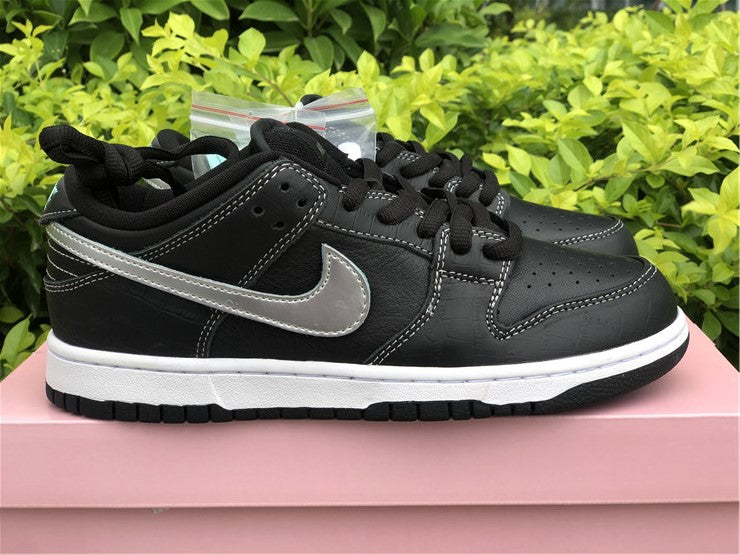 Nike SB Dunk Low - Black Diamond