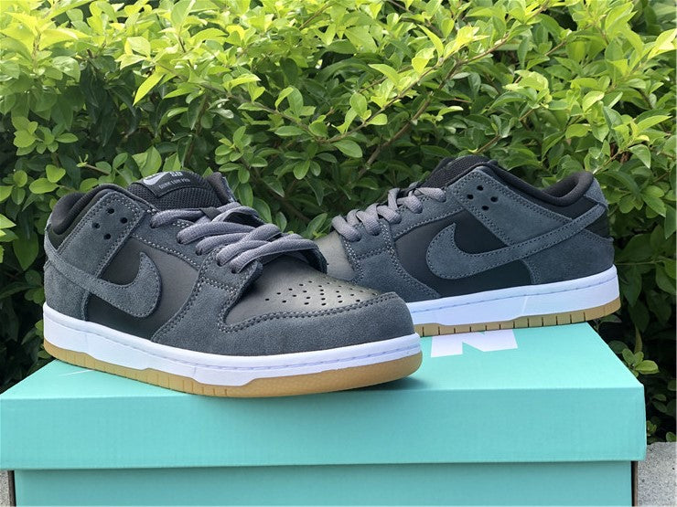 Nike SB Dunk Low - Black Grey