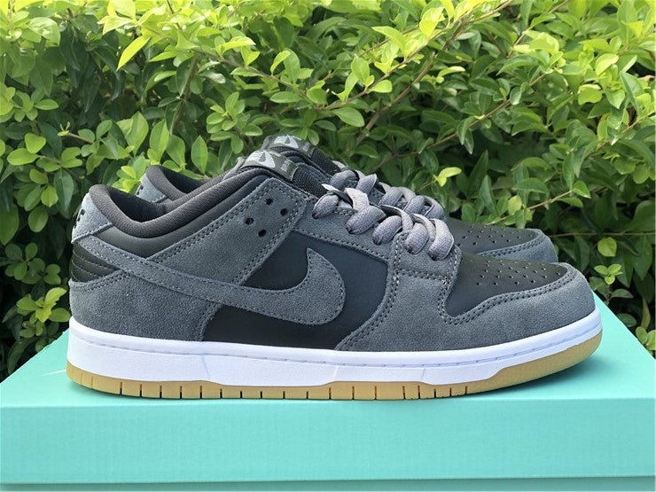 Nike SB Dunk Low - Black Grey