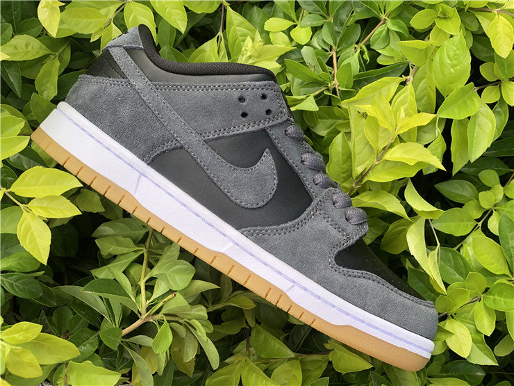 Nike SB Dunk Low - Black Grey