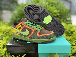 Nike SB Dunk Low - De La Soul