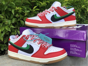 Nike SB Dunk Low - Habibi