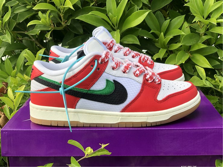 Nike SB Dunk Low - Habibi