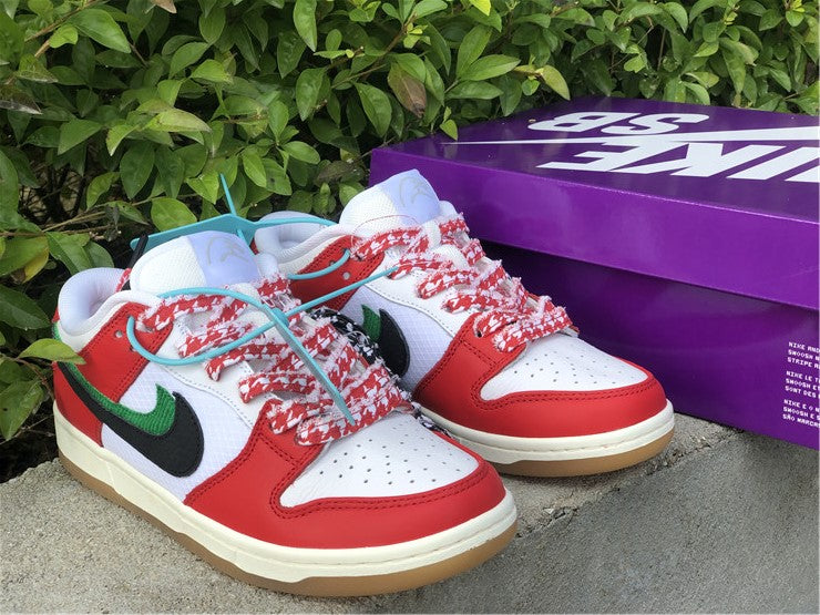 Nike SB Dunk Low - Habibi